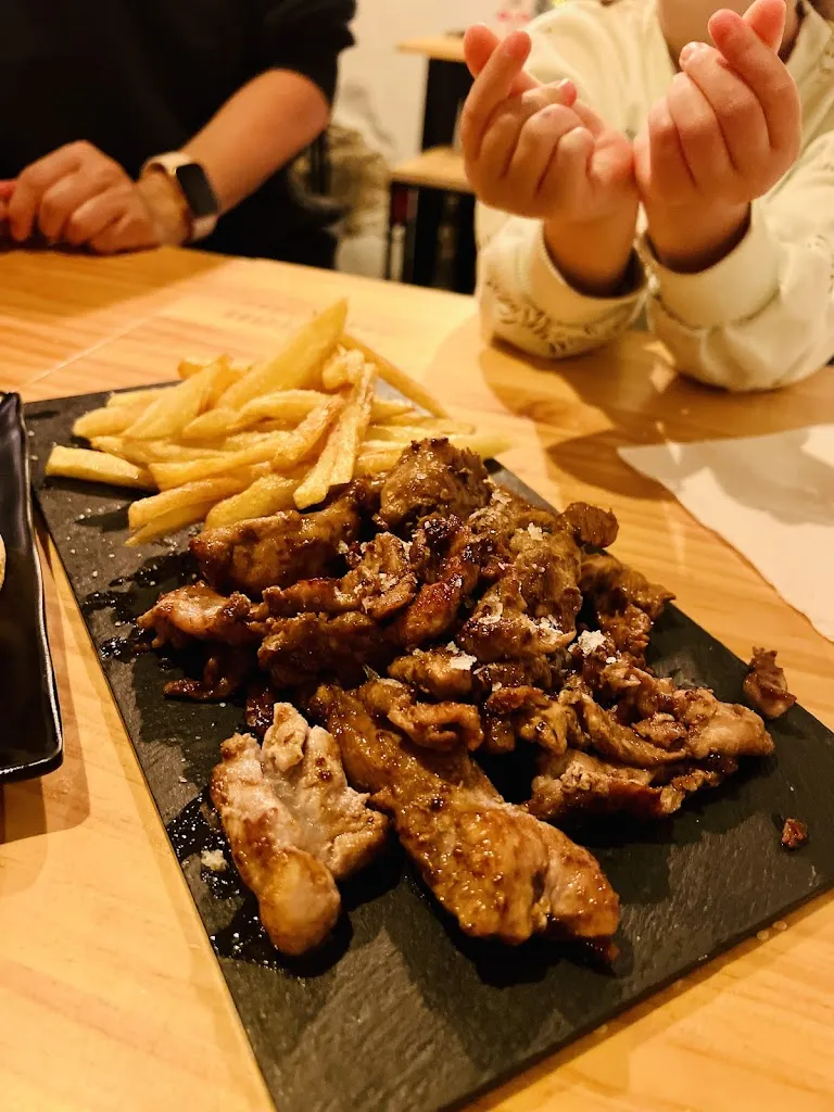 Costin Oprea_Taberna Tasca Flamboyan_Telde_recensione