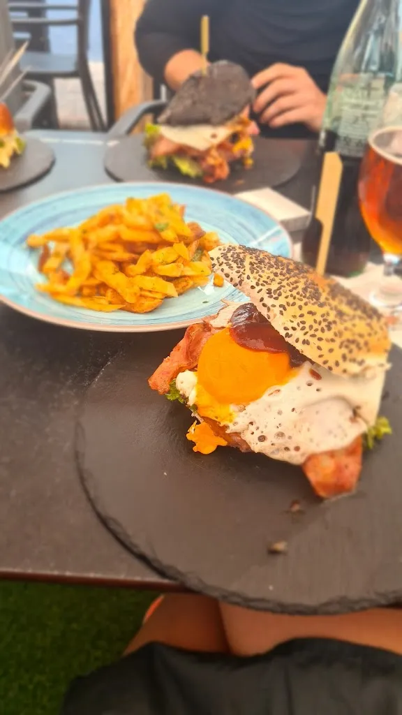 Selma Mustafa_La Taberna Burger Art - Telde_Telde_review