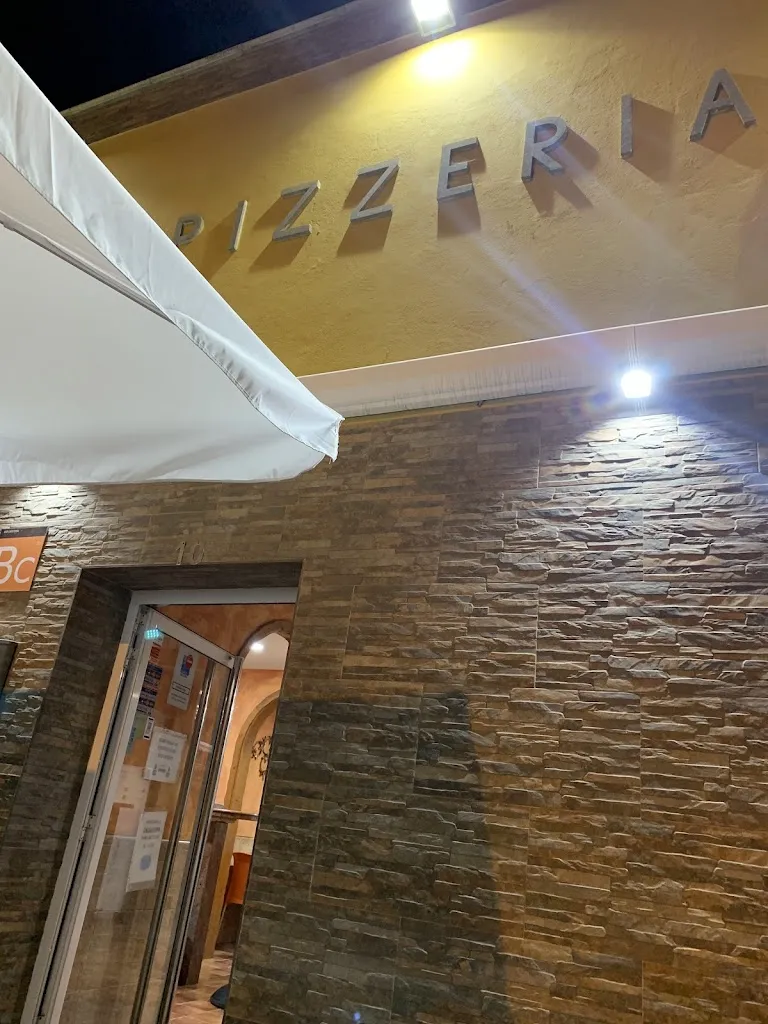 Konrad Krupiński_Pizzería 12-34_Telde_recensione