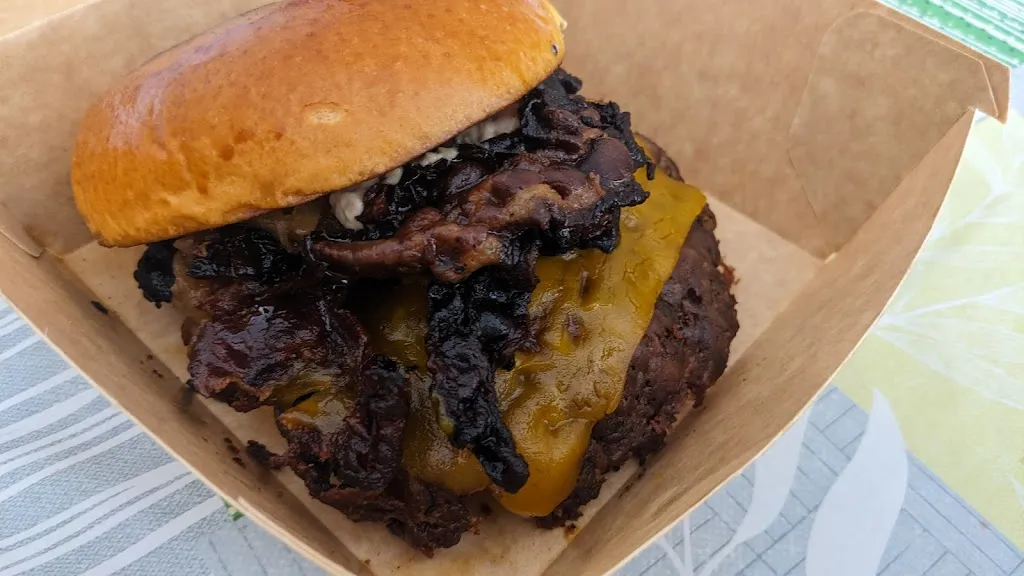 J M_Maniatiko_Telde_review