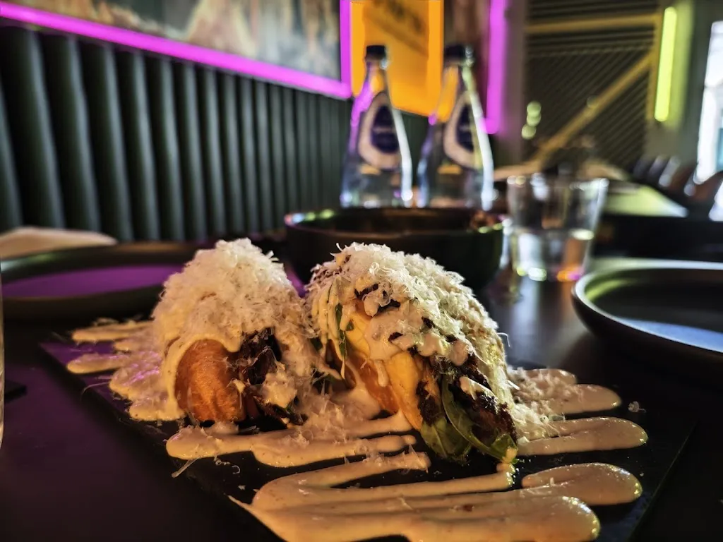 Maniatiko_Telde_slider_image_2