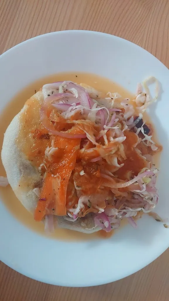 Gaby Campos_Pupuseria bar restaurante Sivar_Acebedo_review