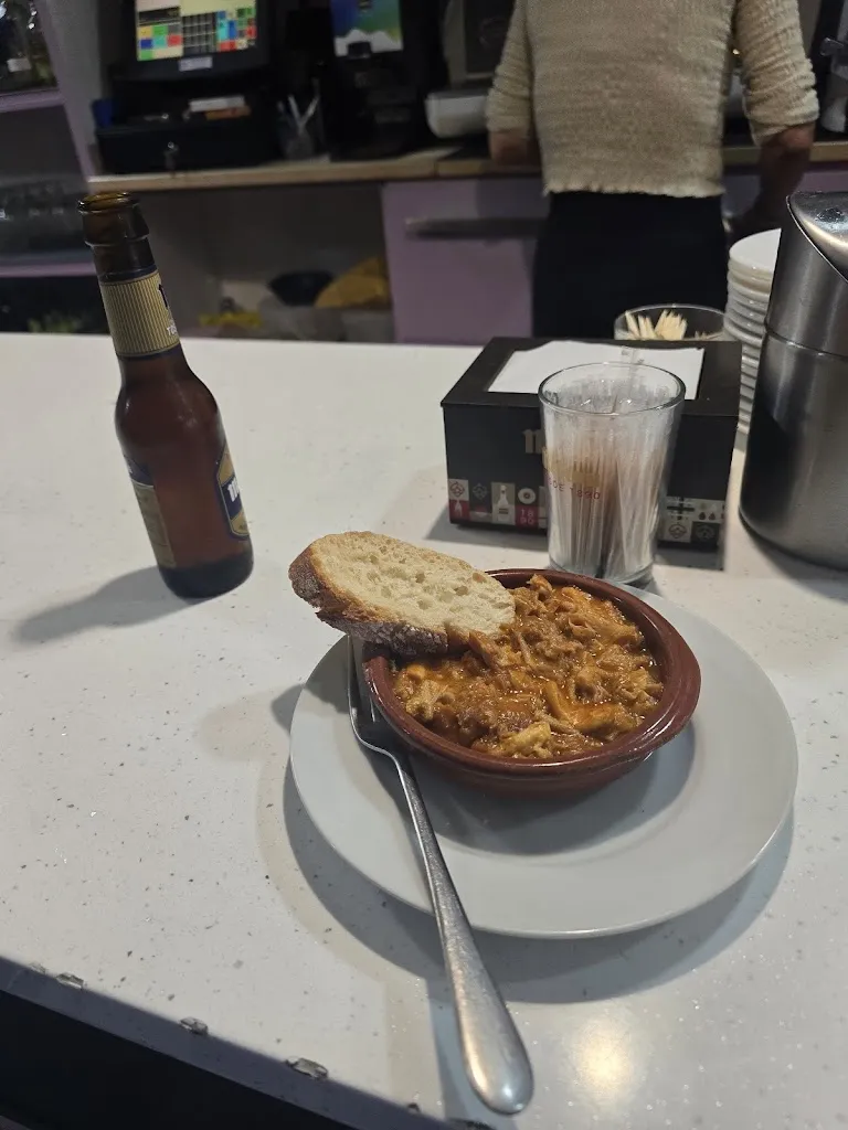 Bucefalo Horse_Pub Black & White_Alija del Infantado_review