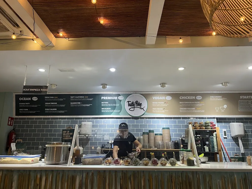 Hanna Zui_Tasty Poke Bar_Balboa_review