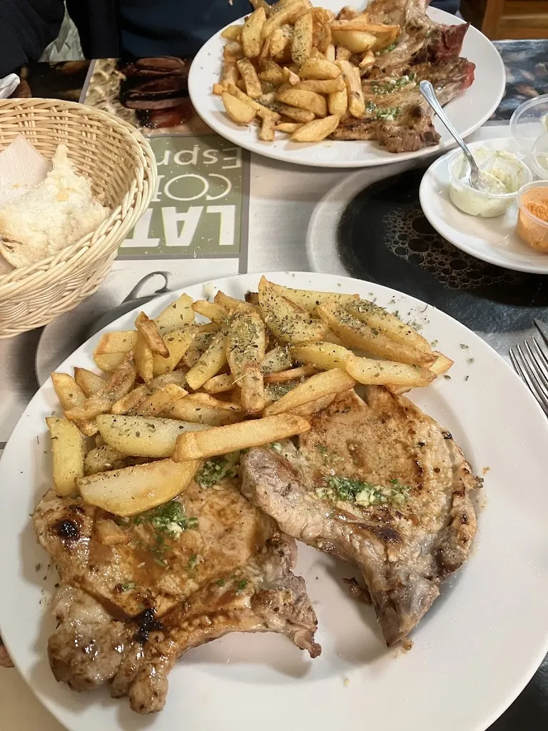 Sarah Smith_Bar restaurante perera_Vega de San Mateo_review