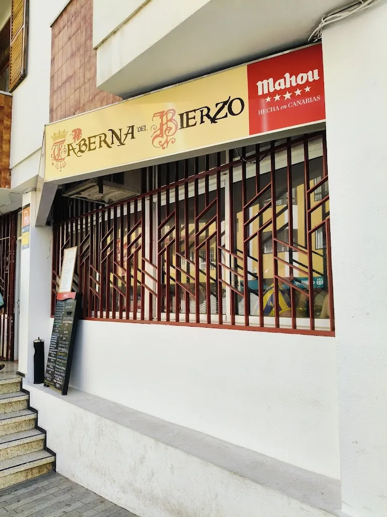 LA TABERNA DEL BIERZO restaurant in Vega de San Mateo