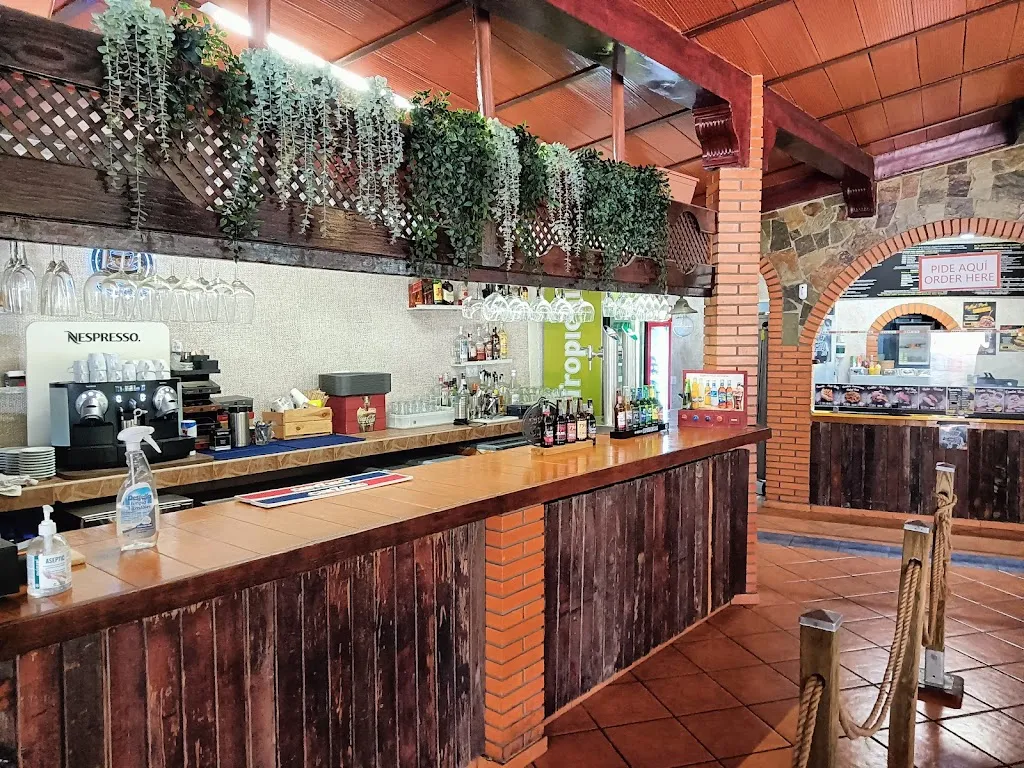 Gauthier Bernard Dubois Steyaert_Restaurante Smokehouse La Frontera_Vega de San Mateo_review