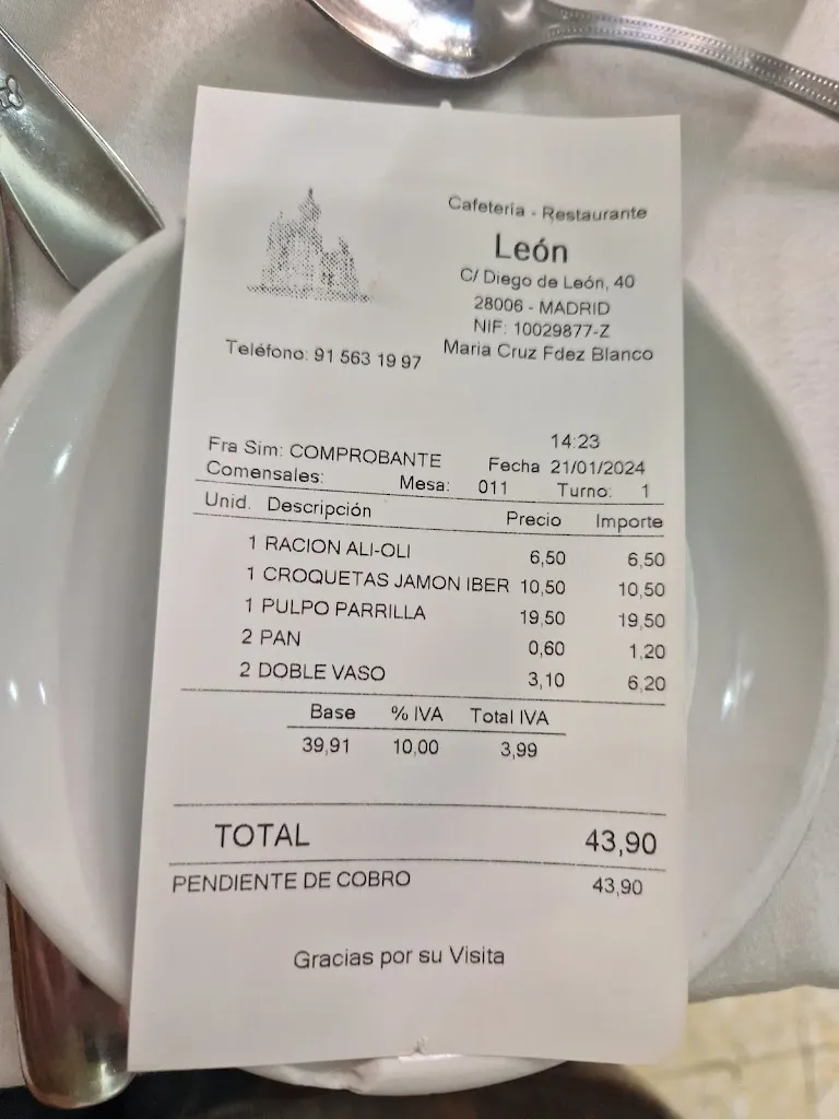 Bar Restaurant León_Barrios de Luna Los_slider_image_3