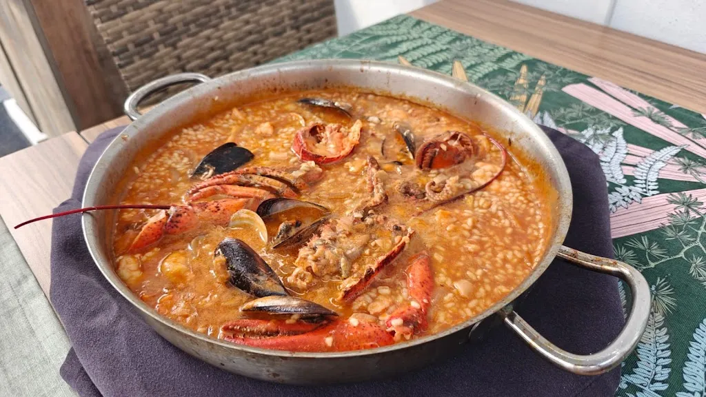 Monica Bryant-Ruiz_Restaurante el Ciervo_Vecindario_avis