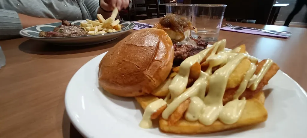 Cris Badia_Taberna el refugio_Vecindario_review