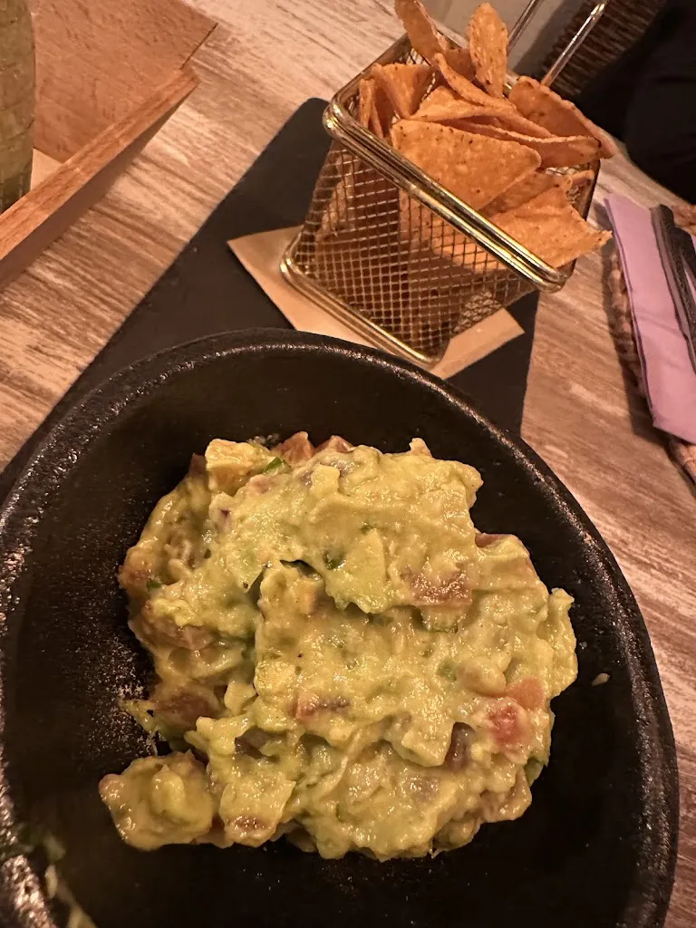 Ligia Leombruno Rekkedal_Restaurante La Mexicana_Vecindario_review