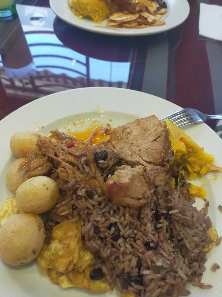 Menu_Restaurante Buffet Cubano Hatuey_Vecindario_image_9