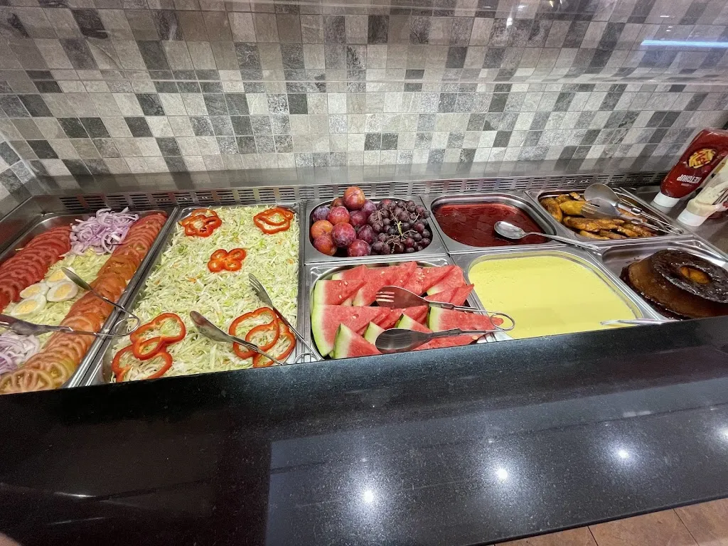 Alexander Folgin_Restaurante Buffet Cubano Hatuey_Vecindario_review