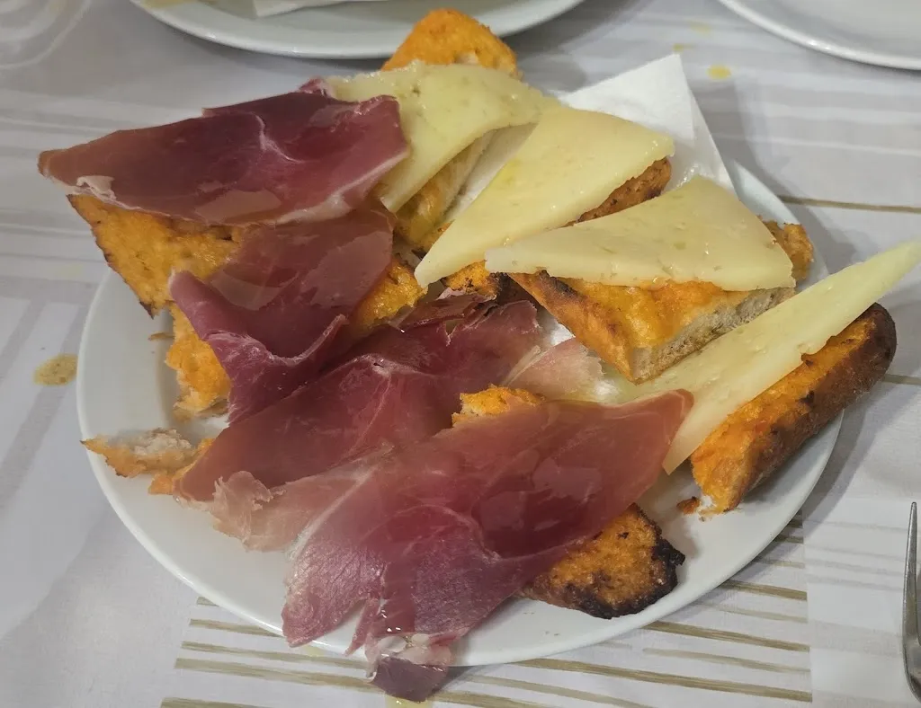 Mesón Gallego Casa Carlos_Vecindario_slider_image_3