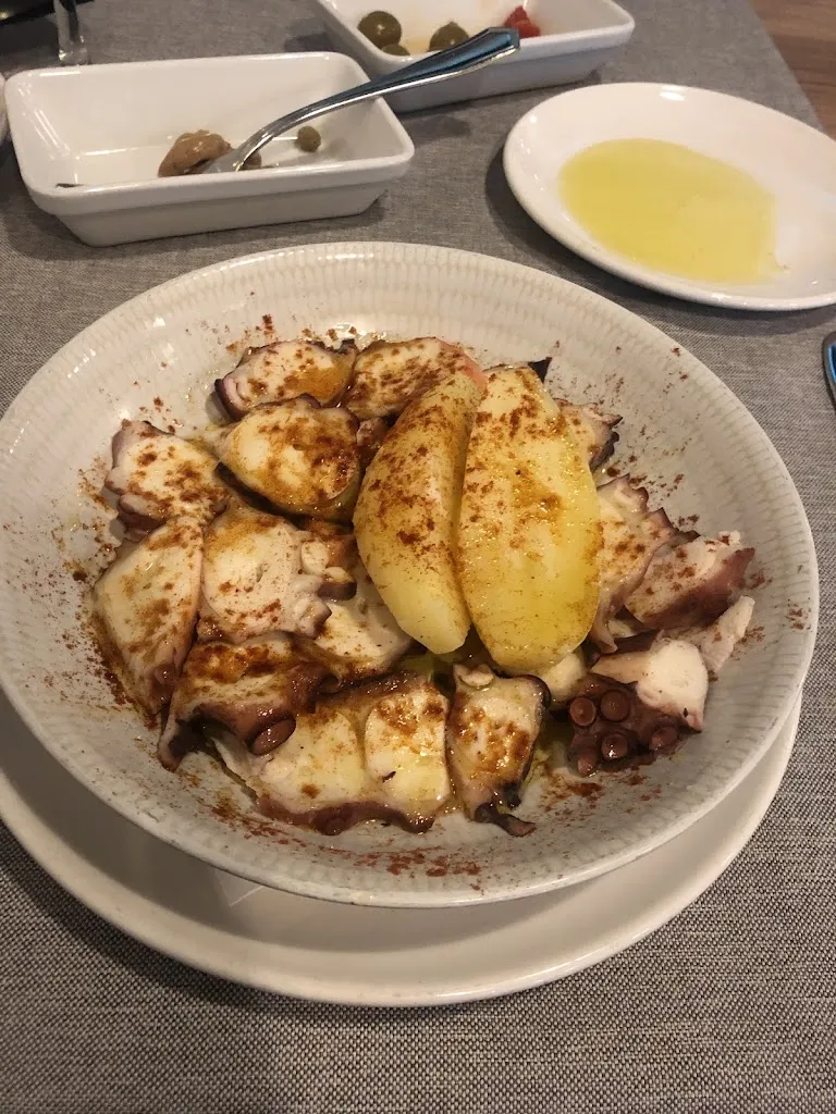 Nataliia Radina_Restaurante Arrocería Humus_Vecindario_review