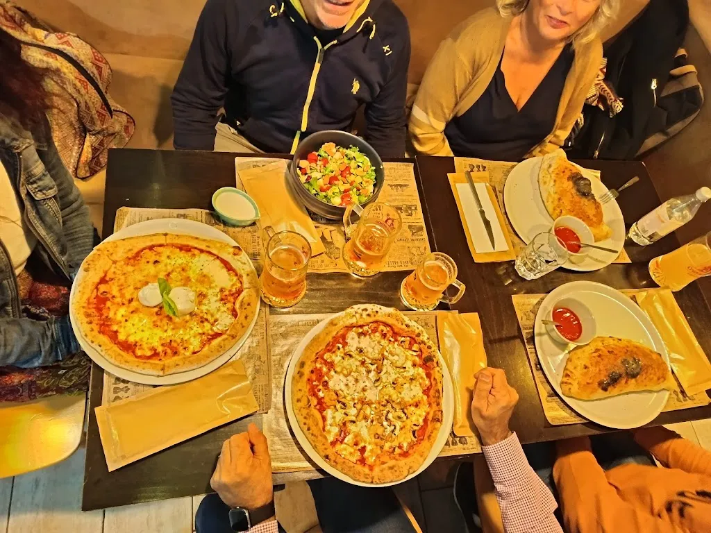 Menu_A Roma Il Mondo De La Pizza_Vecindario_image_5