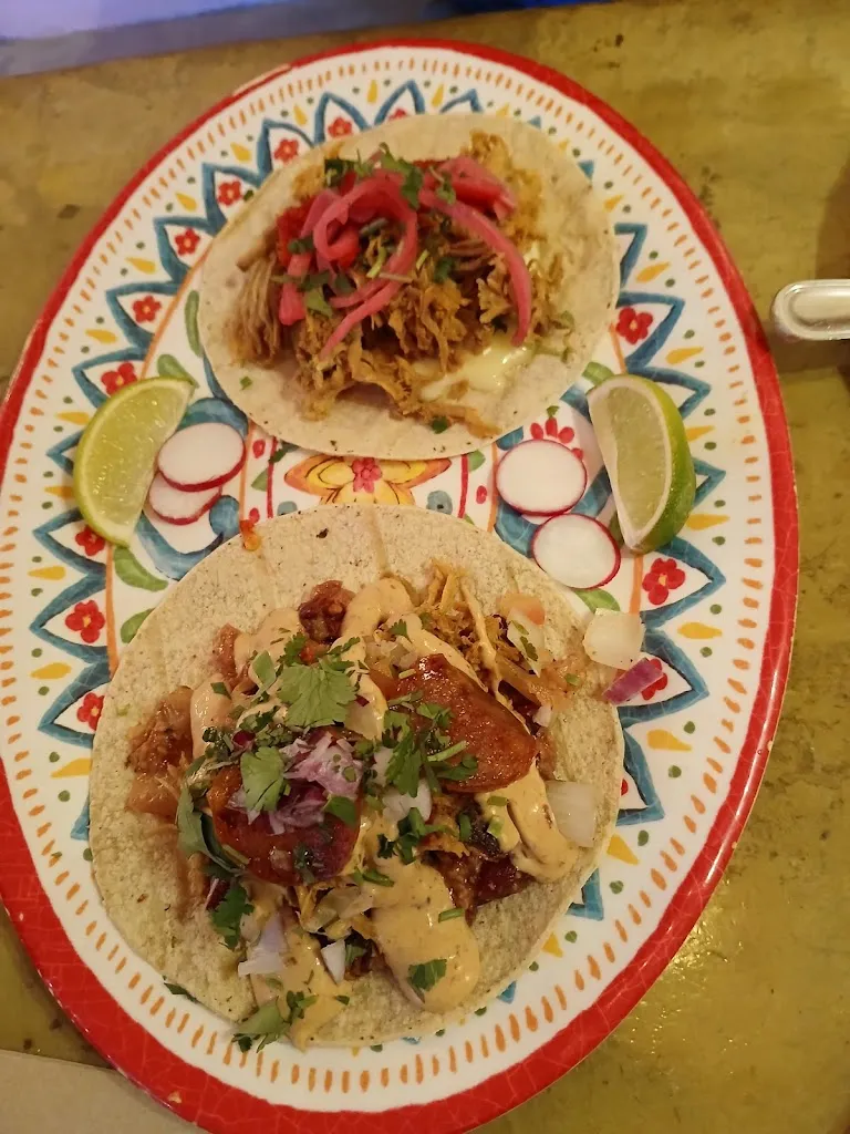 Stephanie McGowan_Chiwawa Mexican Bar_Vecindario_review