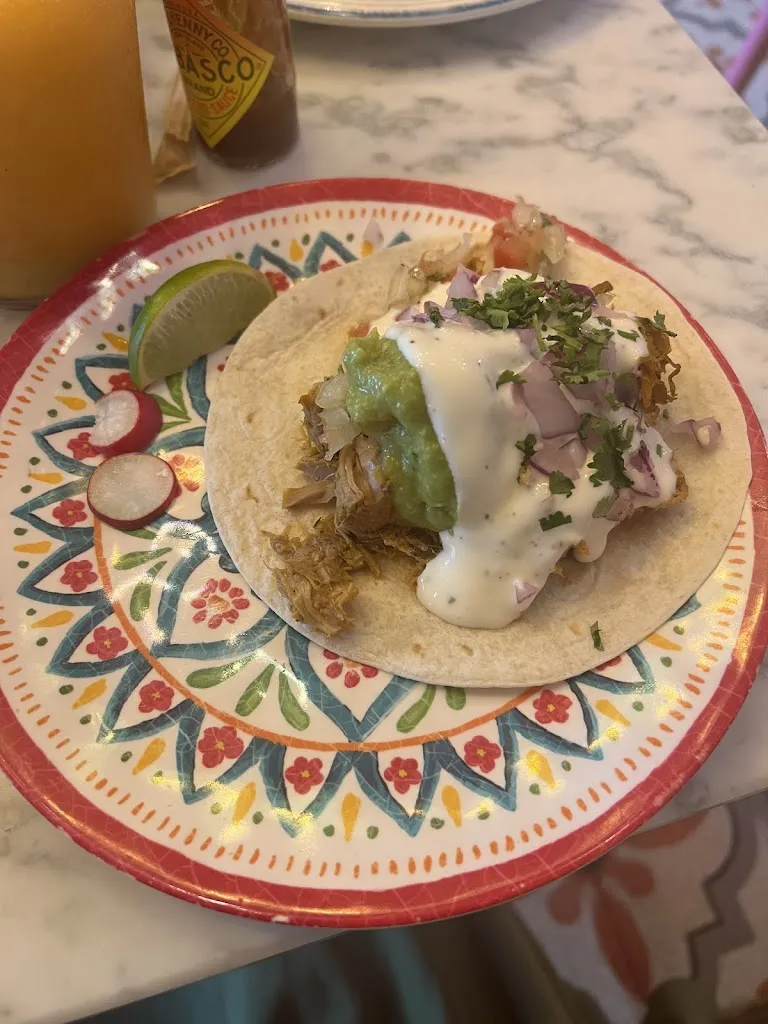 Lilla B._Chiwawa Mexican Bar_Vecindario_review