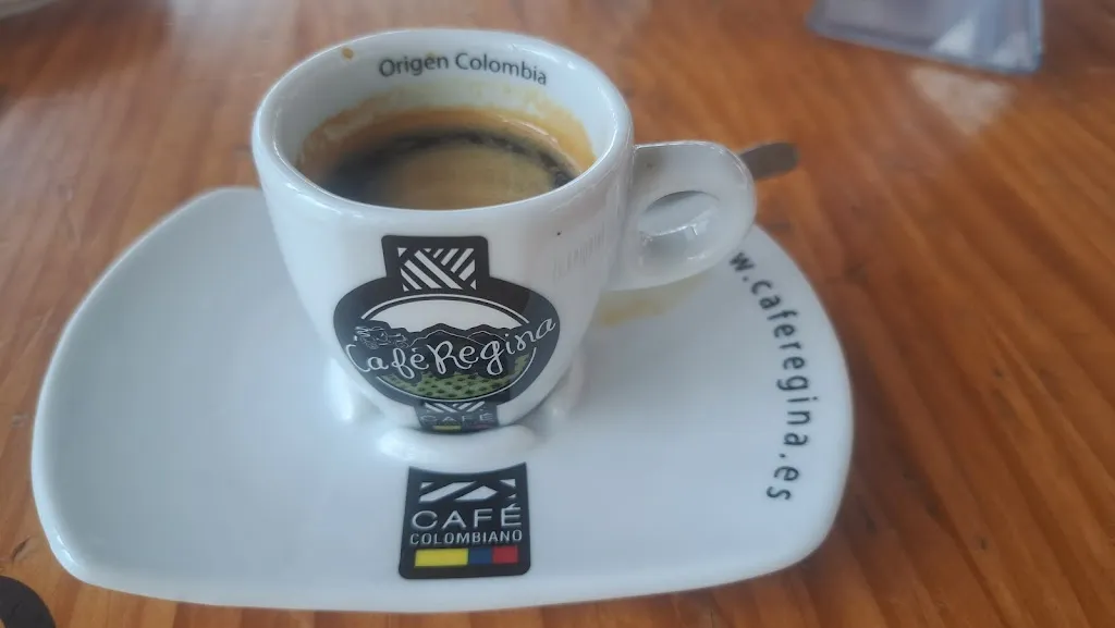 ROD TATE_Cafe Bar Regina Vecindario_Vecindario_review