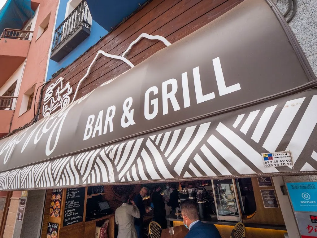 Cafe Bar Regina Vecindario restaurant in Vecindario