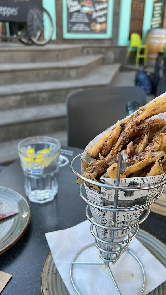 Natalia Gniadek_Terraza La Era_Vecindario_review