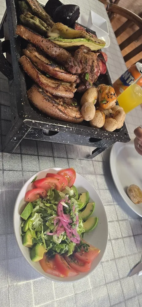 László Lázár_Restaurante Vecindario_Vecindario_review