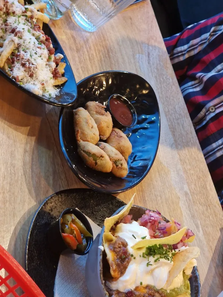 Anastasia Sokol_Rockabilly Burger_Vecindario_review