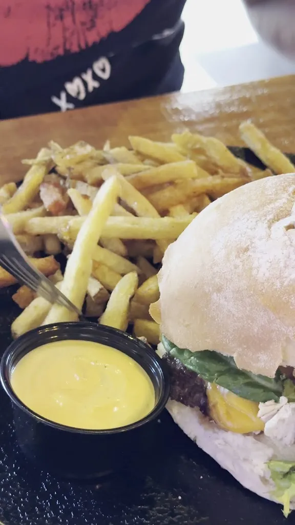 Rockabilly Burger_Vecindario_slider_image_2