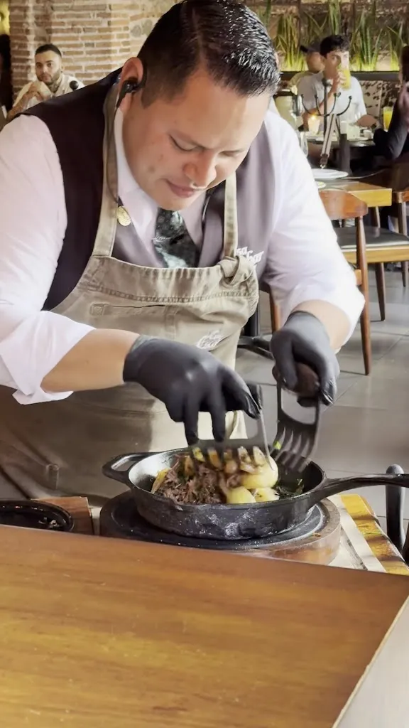 Juan Jose de la Torre_Casa Escobar Antigua_Antigua La_review