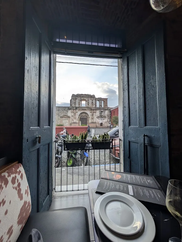 Ezequiel “Zeke” Barragan_Casa Escobar Antigua_Antigua La_review