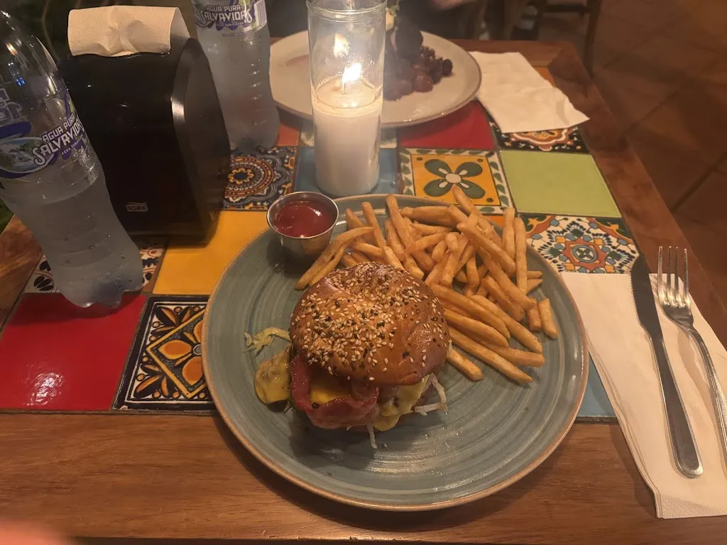 Jack Carello_Hector's Bistro_Antigua La_review