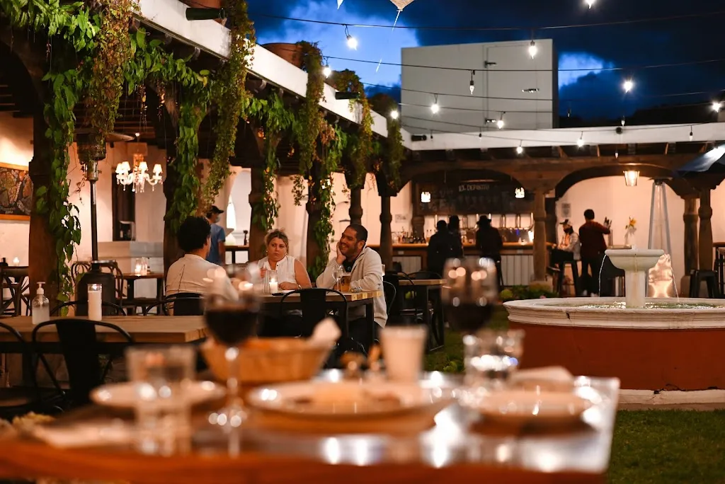 Hector's Bistro restaurant in Antigua La