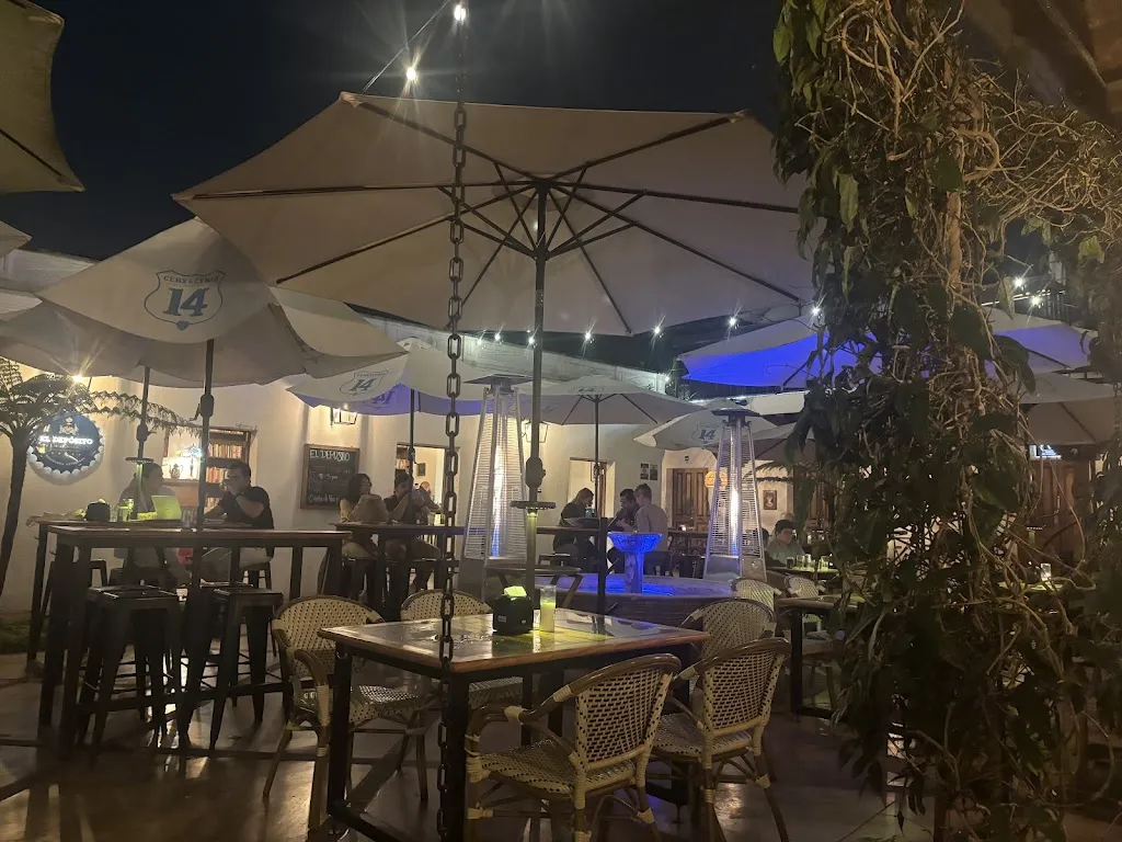 Hector's Bistro_Antigua La_slider_image_3