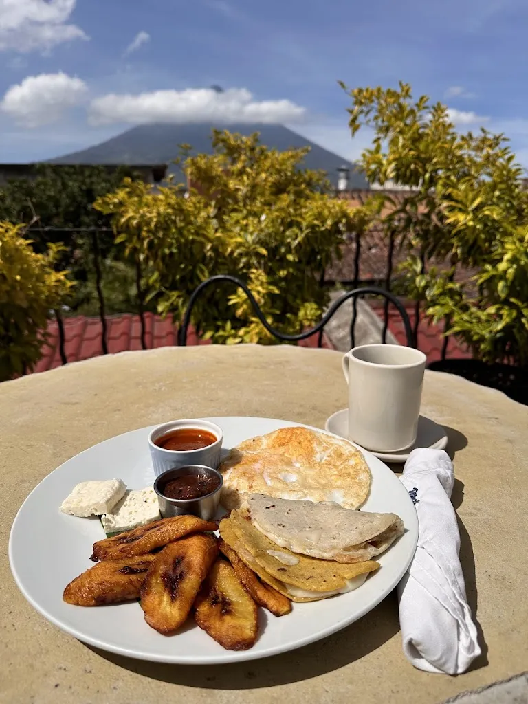 JC Rodriguez_Los Tres Tiempos_Antigua La_review