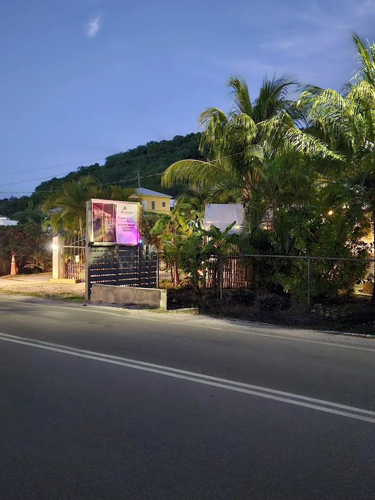 Serendipity Lovesya_The Fox House Bar & Restaurant_Antigua La_review