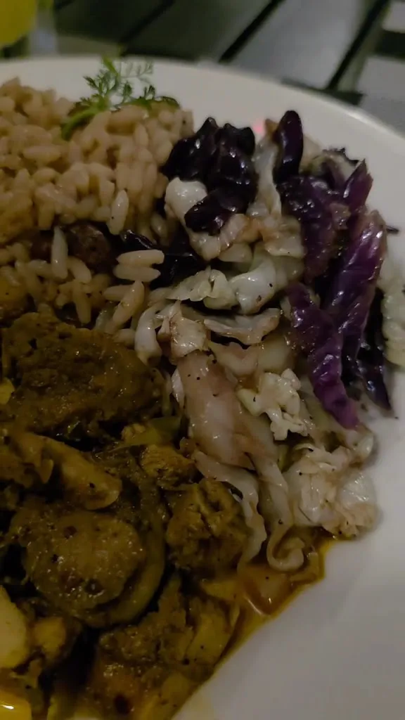 Torema “TT” Thompson_The Fox House Bar & Restaurant_Antigua La_review