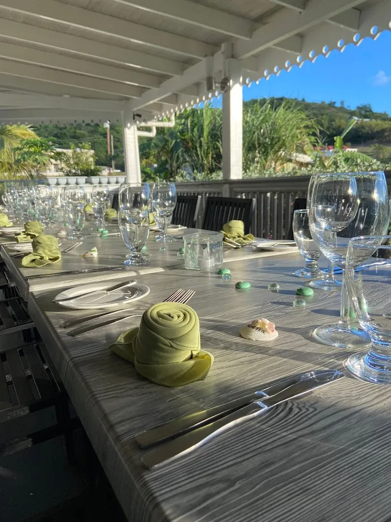 The Fox House Bar & Restaurant_Antigua La_slider_image_1