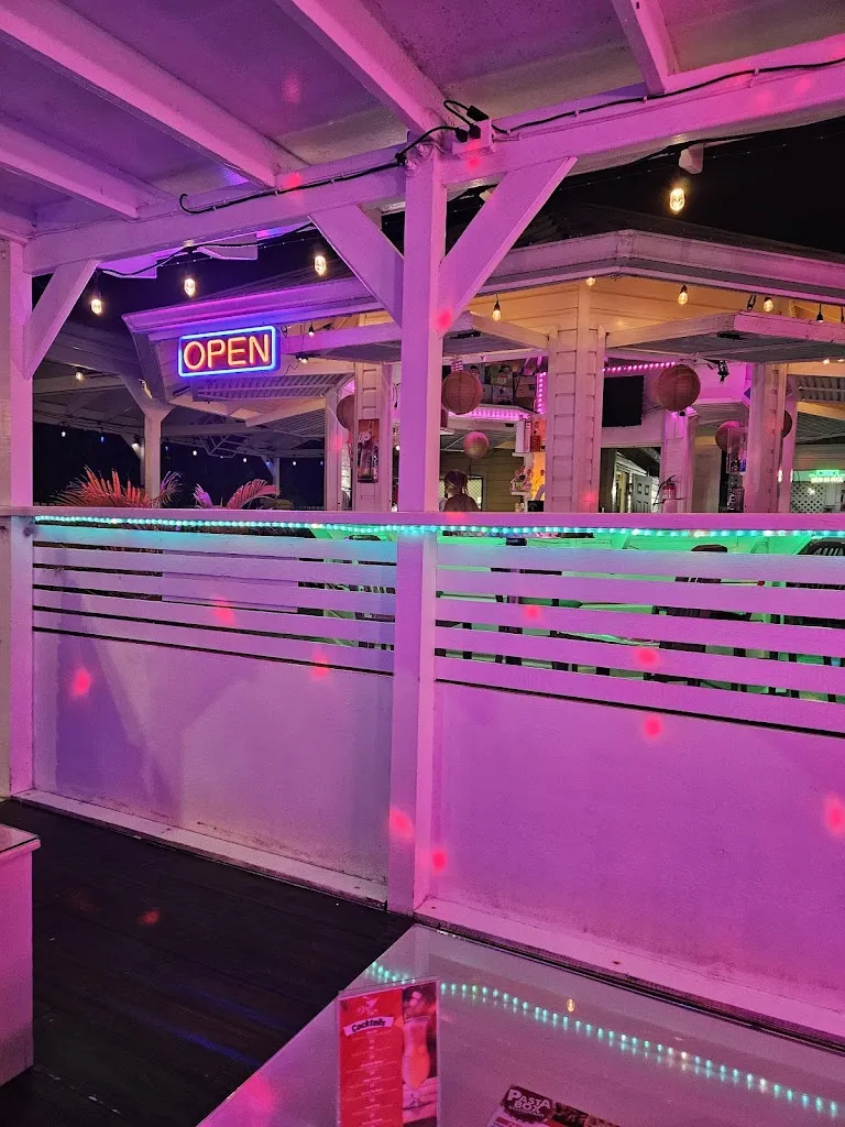 The Fox House Bar & Restaurant_Antigua La_slider_image_3