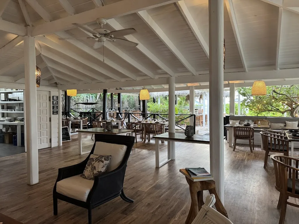 Casa Roots - Beach - Food & Drinks restaurant in Antigua La