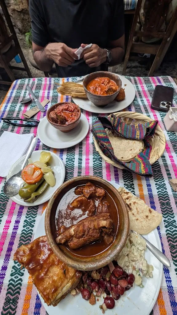 Shivin Kaul_La Cuevita de Los Urquizú_Antigua La_review