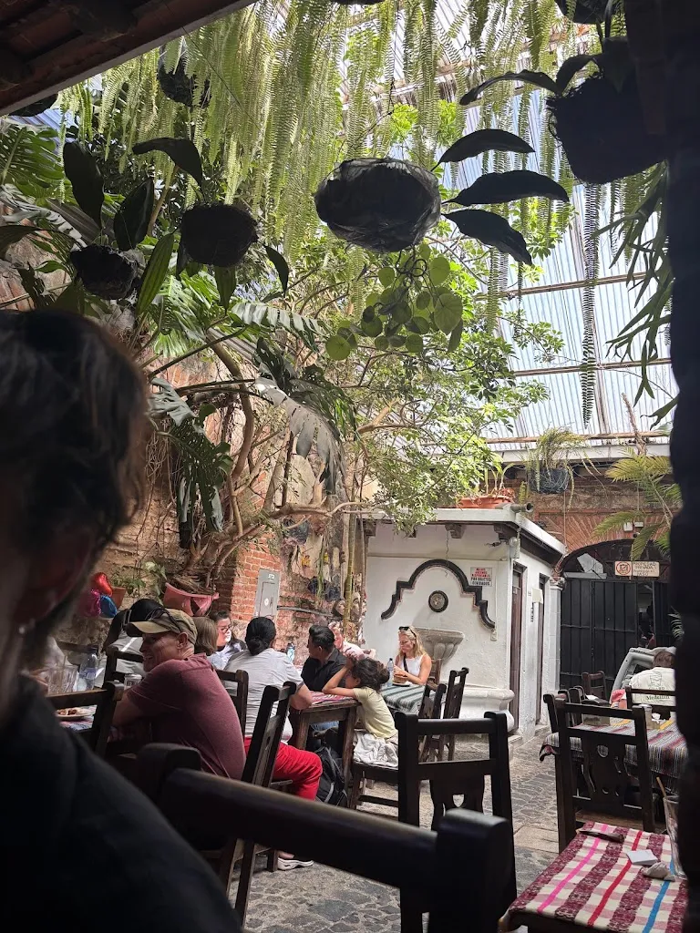 Kristy Bryan_La Cuevita de Los Urquizú_Antigua La_review