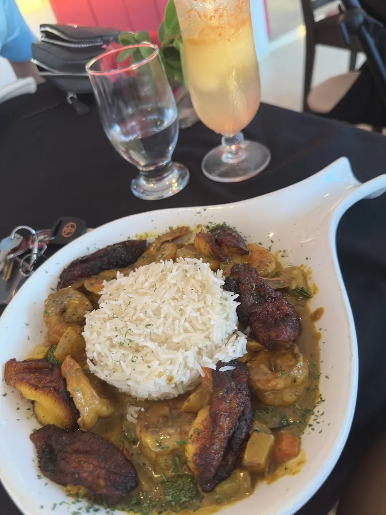 V Gill_Ana's On The Beach_Antigua La_review