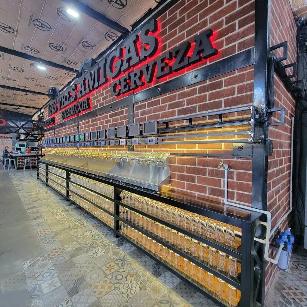 Las Tres Amigas_Antigua La_slider_image_1