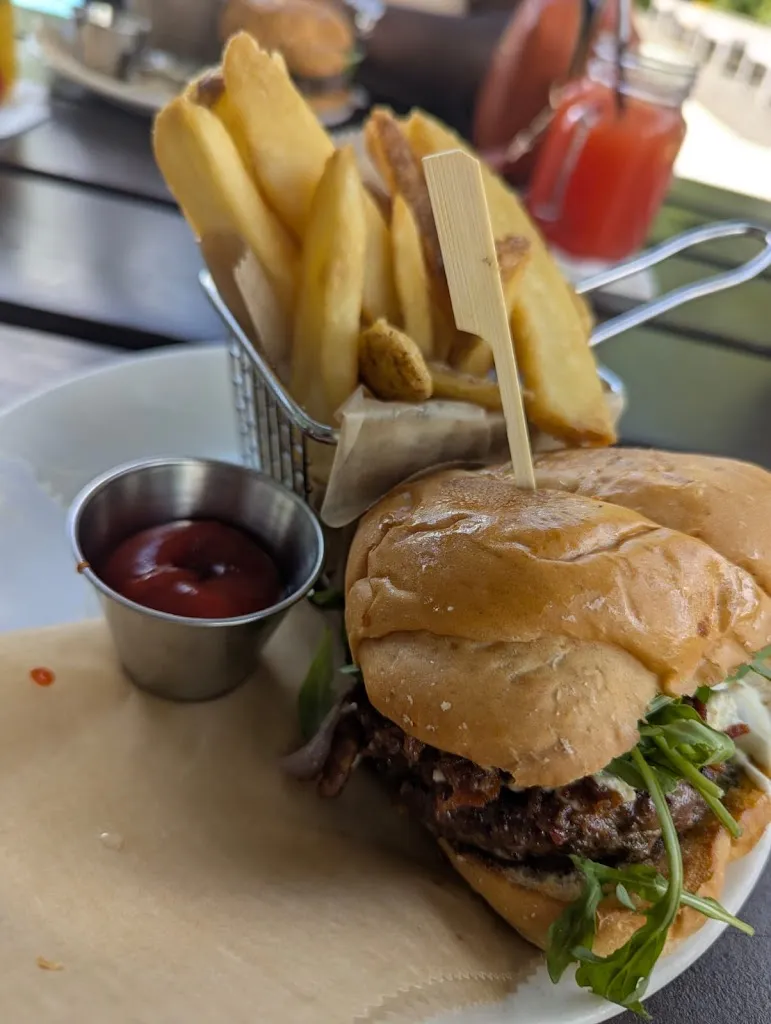 Ronesha Simmons_Garden Grill_Antigua La_review