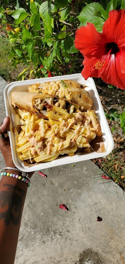 Rain Gore_D'cravinz Restaurant & Bar_Antigua La_review