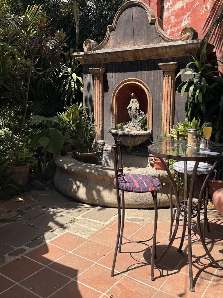 Café Condesa restaurant in Antigua La