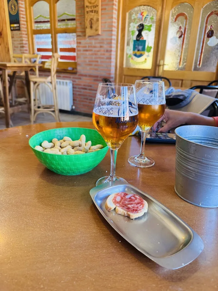 Paul Lee_Hostal Restaurante Rivero_Bercianos del Real Camino_review