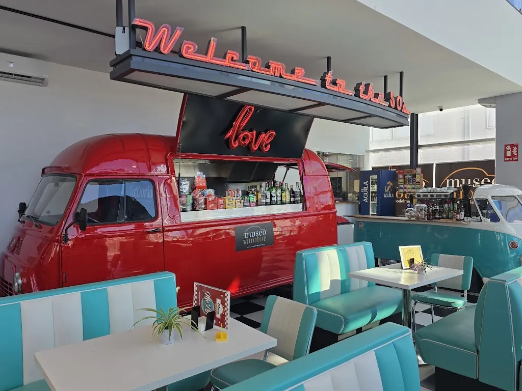 Alfonso Moreno_McFly’s diner & restaurant_Finestrat_review