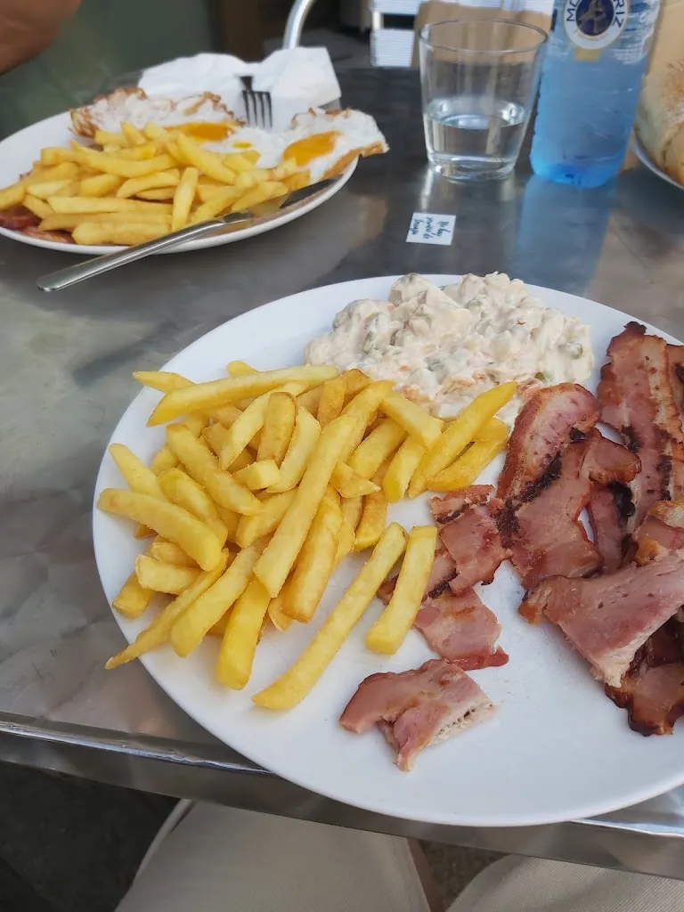 Menu_Bar Burguer Goyo_Astorga_image_8