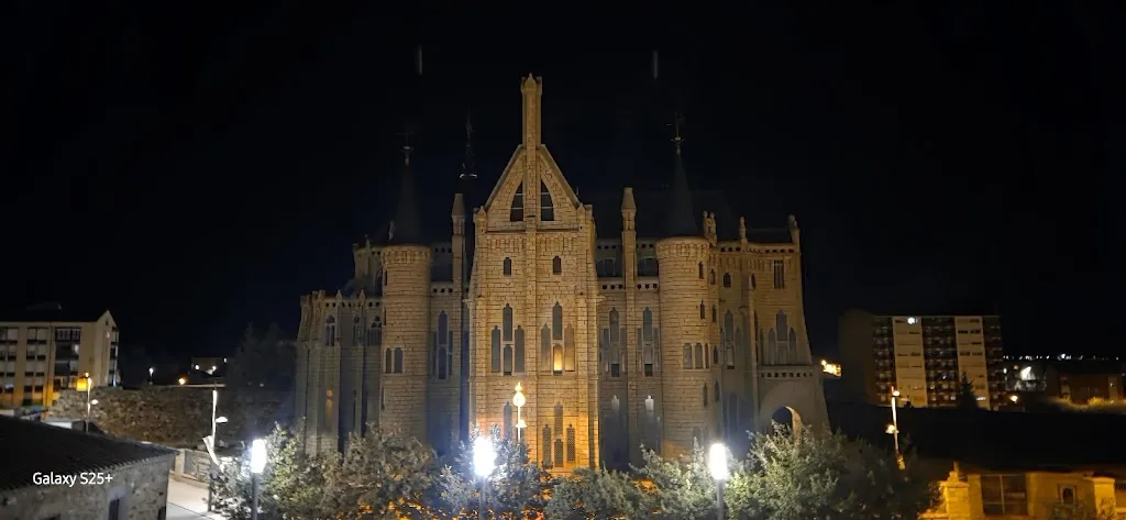 Marion Ashworth_Hotel Gaudí Astorga_Astorga_review